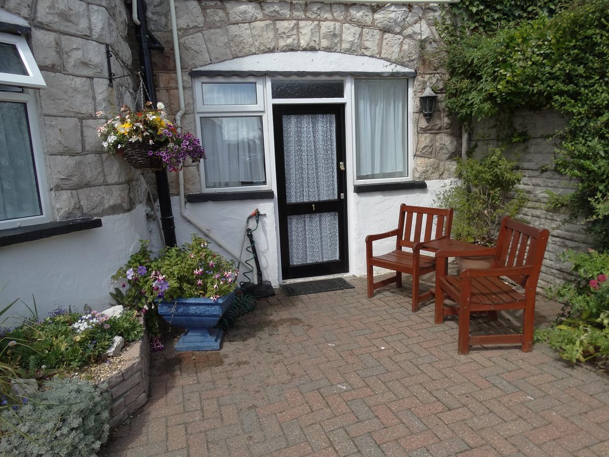 Beachmount Holiday Apartments Rhôs-on-Sea Buitenkant foto